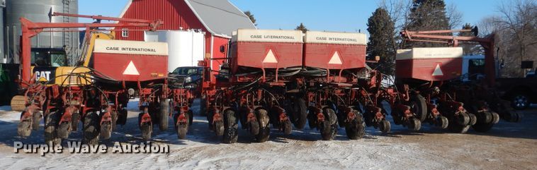 image for item AF9896 Case IH 950 Cyclo Air  split row planter