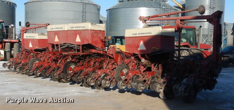 image for item AF9896 Case IH 950 Cyclo Air  split row planter