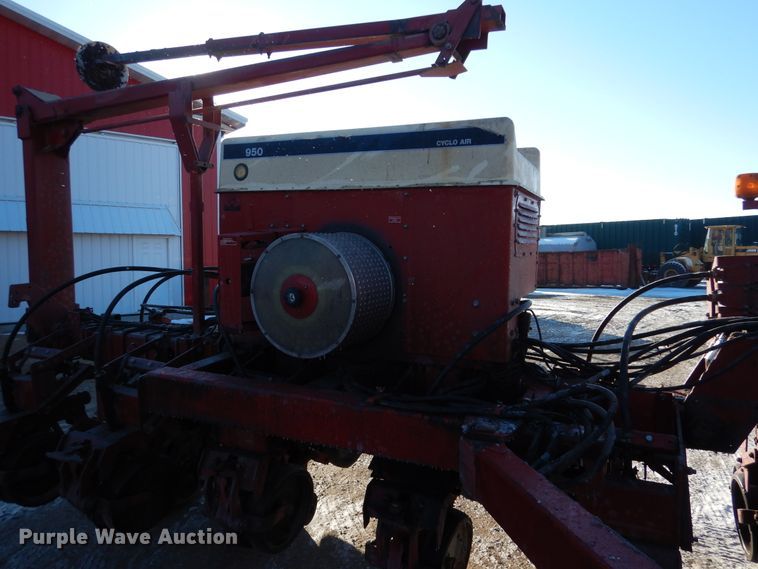 image for item AF9896 Case IH 950 Cyclo Air  split row planter