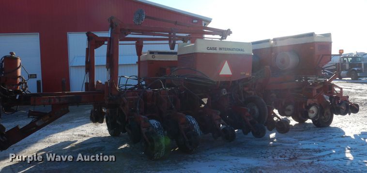 image for item AF9896 Case IH 950 Cyclo Air  split row planter