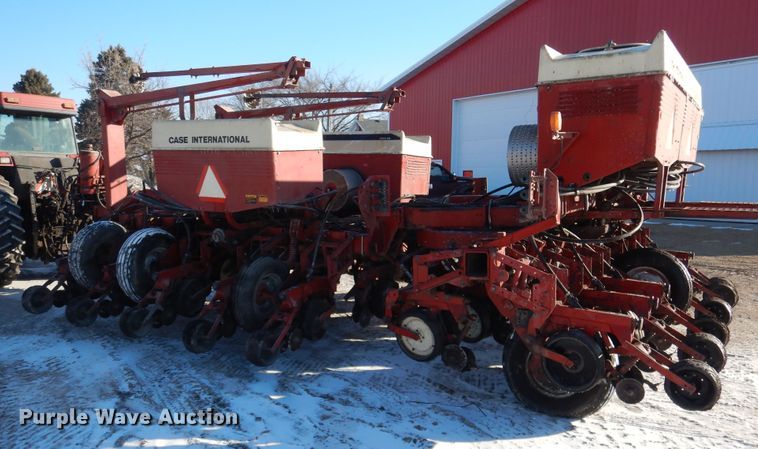 image for item AF9896 Case IH 950 Cyclo Air  split row planter