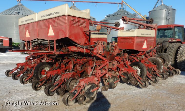 image for item AF9896 Case IH 950 Cyclo Air  split row planter