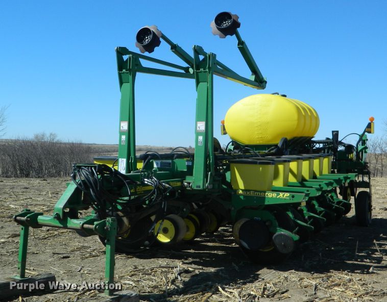 image for item DE4572 John Deere 1770NT Max Emerge XP  no-till planter