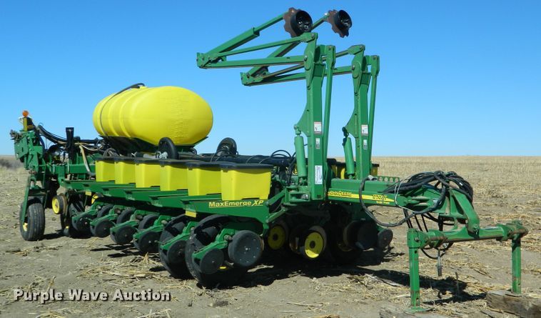 image for item DE4572 John Deere 1770NT Max Emerge XP  no-till planter