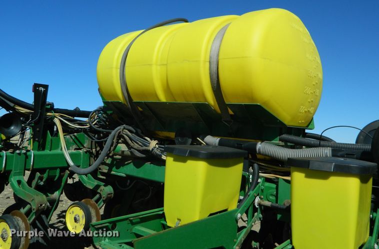 image for item DE4572 John Deere 1770NT Max Emerge XP  no-till planter