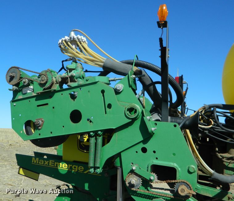 image for item DE4572 John Deere 1770NT Max Emerge XP  no-till planter