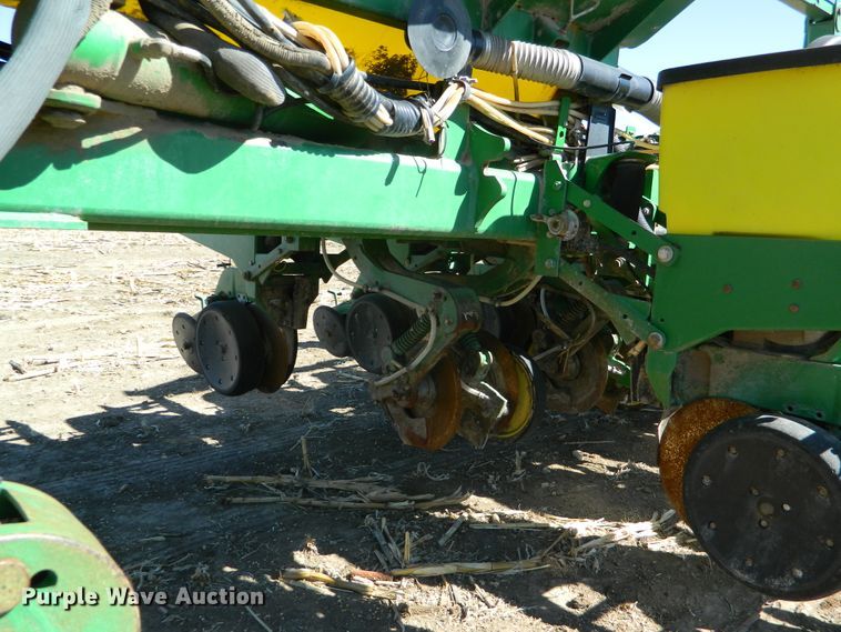 image for item DE4572 John Deere 1770NT Max Emerge XP  no-till planter