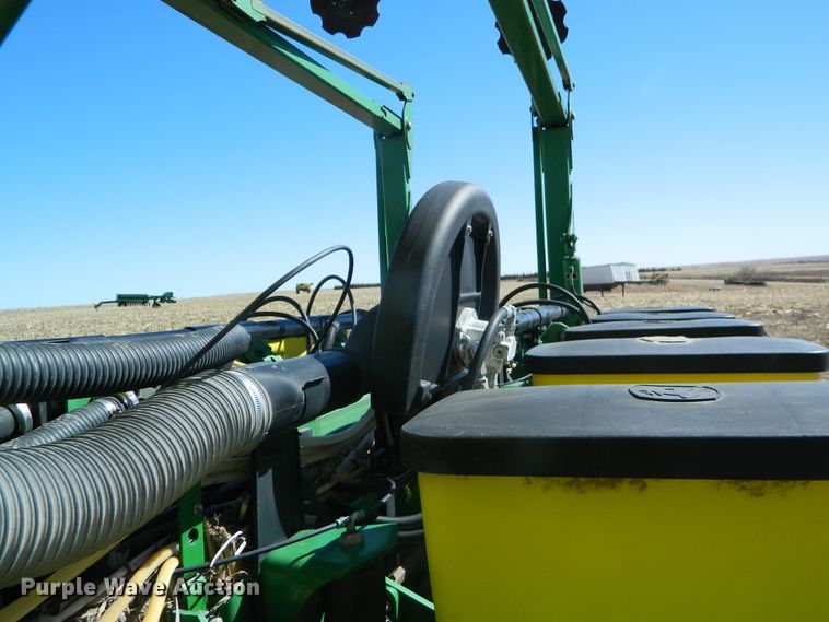 image for item DE4572 John Deere 1770NT Max Emerge XP  no-till planter