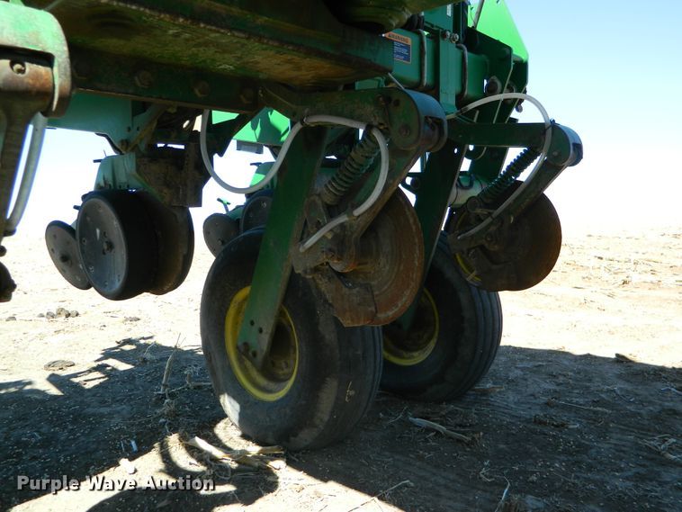 image for item DE4572 John Deere 1770NT Max Emerge XP  no-till planter