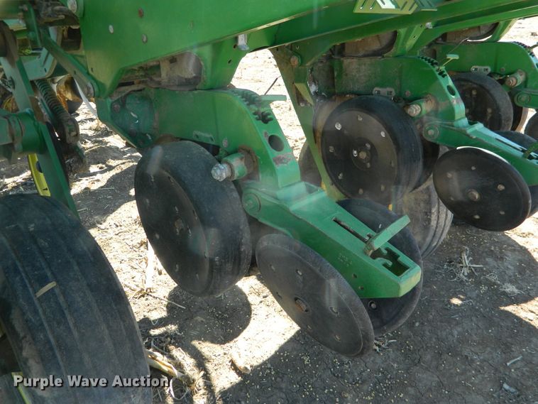 image for item DE4572 John Deere 1770NT Max Emerge XP  no-till planter