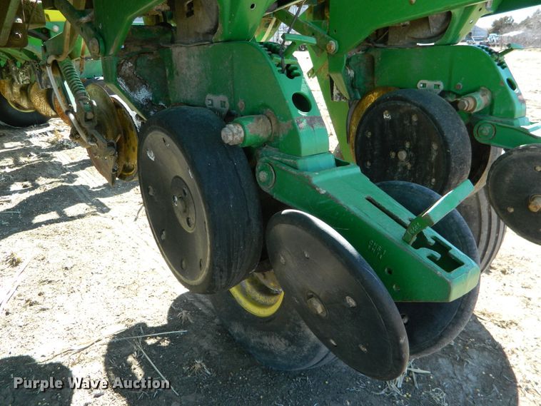 image for item DE4572 John Deere 1770NT Max Emerge XP  no-till planter
