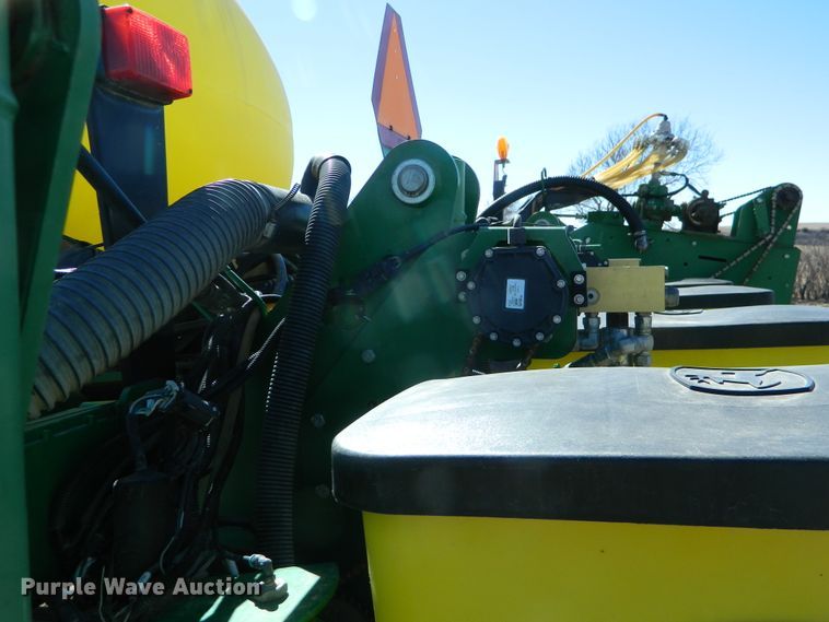 image for item DE4572 John Deere 1770NT Max Emerge XP  no-till planter
