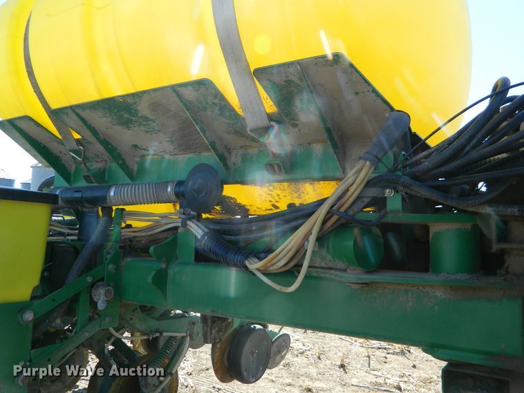 image for item DE4572 John Deere 1770NT Max Emerge XP  no-till planter