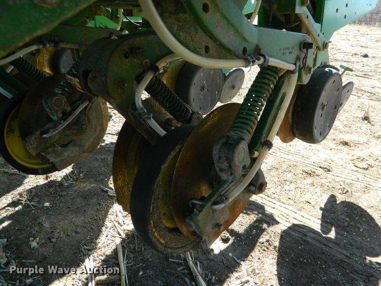 image for item DE4572 John Deere 1770NT Max Emerge XP  no-till planter