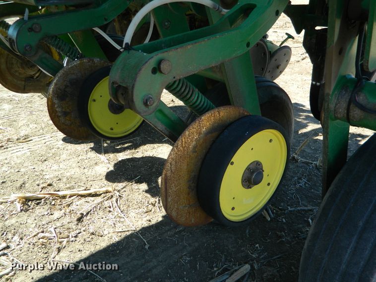 image for item DE4572 John Deere 1770NT Max Emerge XP  no-till planter