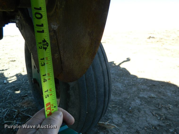 image for item DE4572 John Deere 1770NT Max Emerge XP  no-till planter