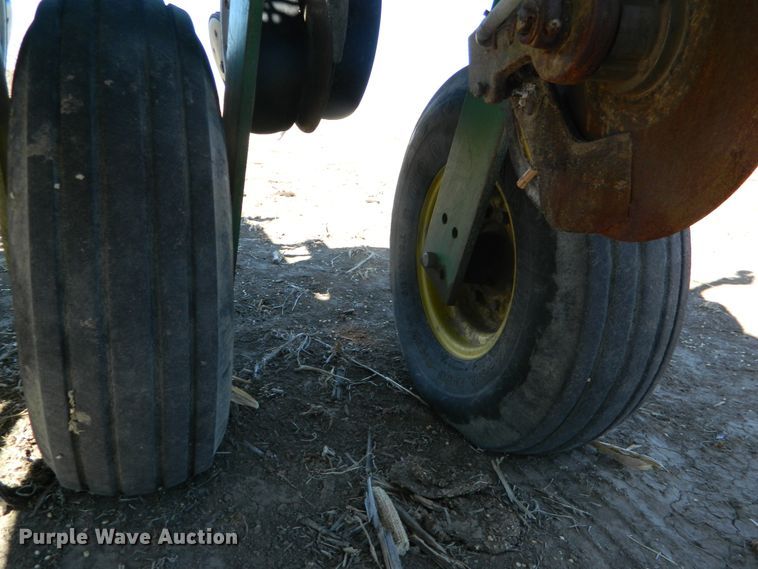 image for item DE4572 John Deere 1770NT Max Emerge XP  no-till planter