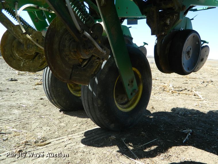 image for item DE4572 John Deere 1770NT Max Emerge XP  no-till planter