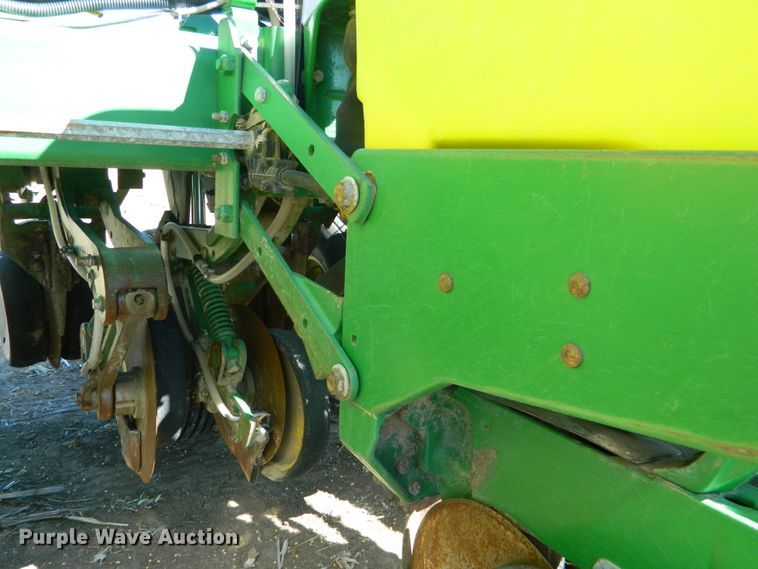 image for item DE4572 John Deere 1770NT Max Emerge XP  no-till planter