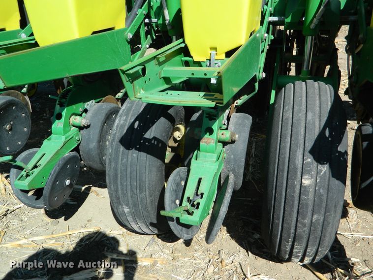 image for item DE4572 John Deere 1770NT Max Emerge XP  no-till planter