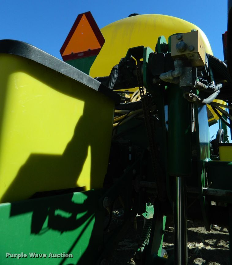 image for item DE4572 John Deere 1770NT Max Emerge XP  no-till planter