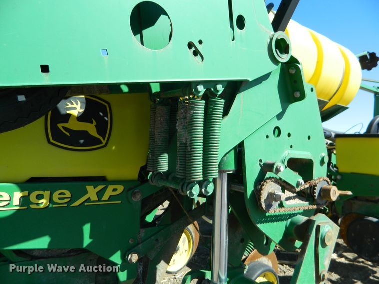 image for item DE4572 John Deere 1770NT Max Emerge XP  no-till planter