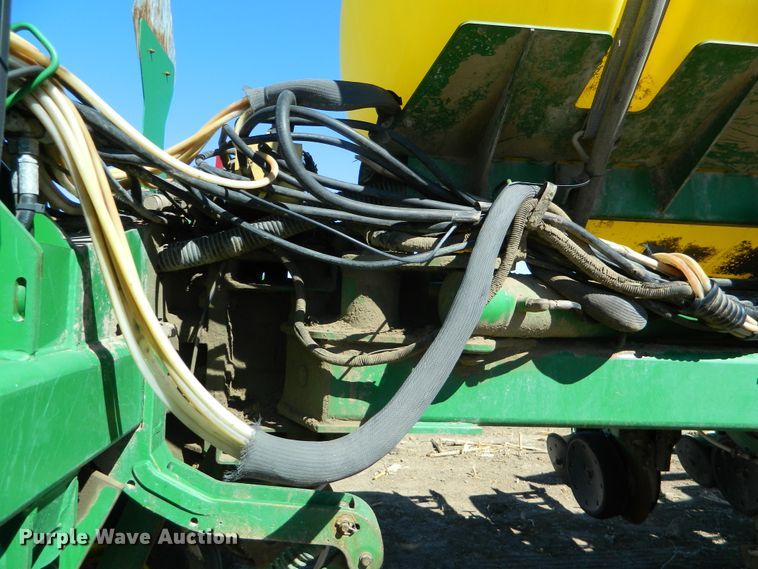 image for item DE4572 John Deere 1770NT Max Emerge XP  no-till planter