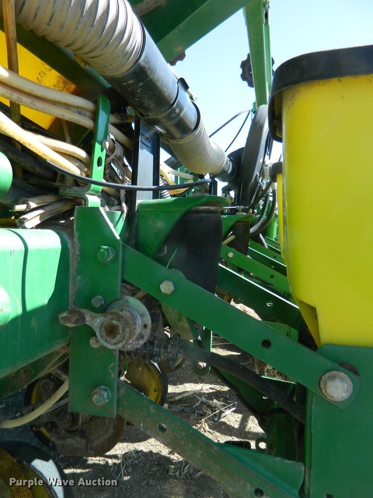 image for item DE4572 John Deere 1770NT Max Emerge XP  no-till planter