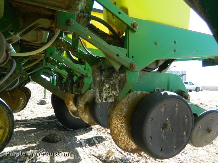 image for item DE4572 John Deere 1770NT Max Emerge XP  no-till planter