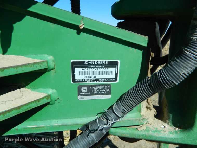 image for item DE4572 John Deere 1770NT Max Emerge XP  no-till planter