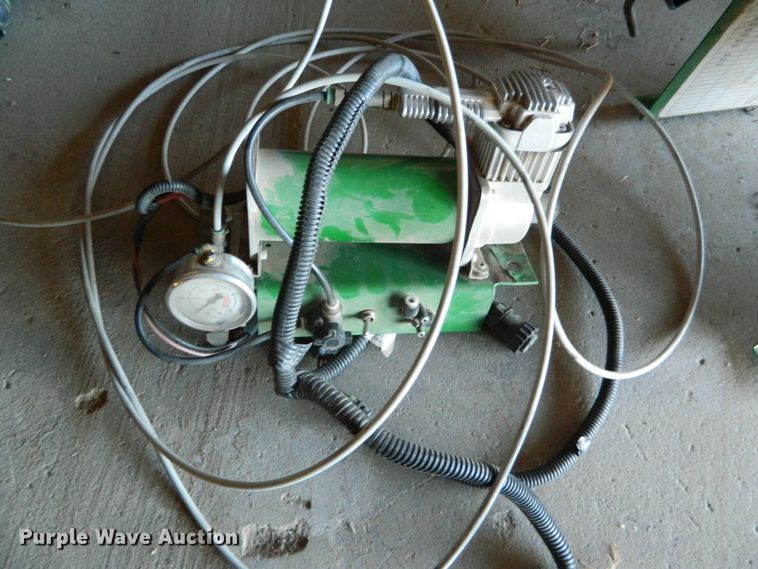 image for item DE4572 John Deere 1770NT Max Emerge XP  no-till planter