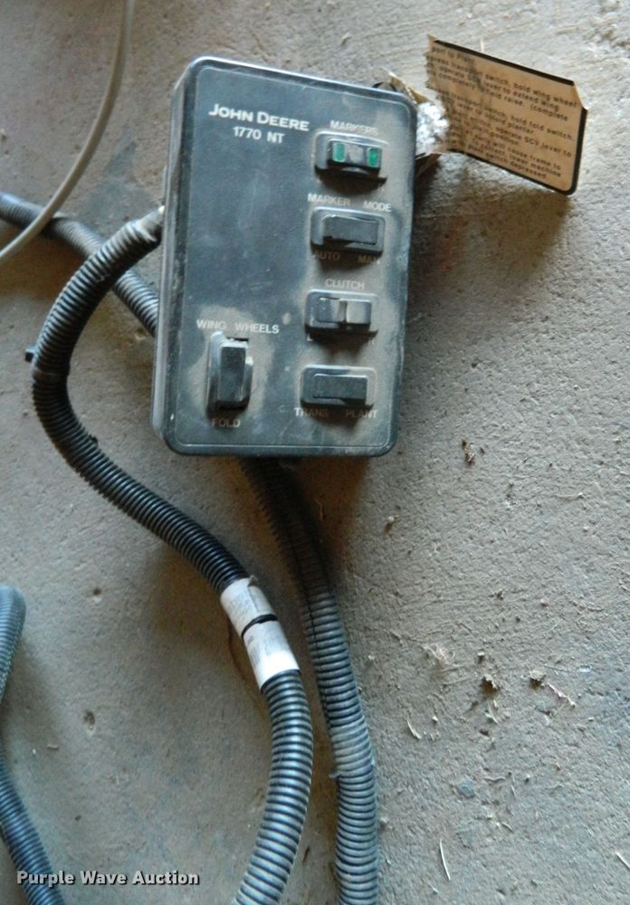 image for item DE4572 John Deere 1770NT Max Emerge XP  no-till planter