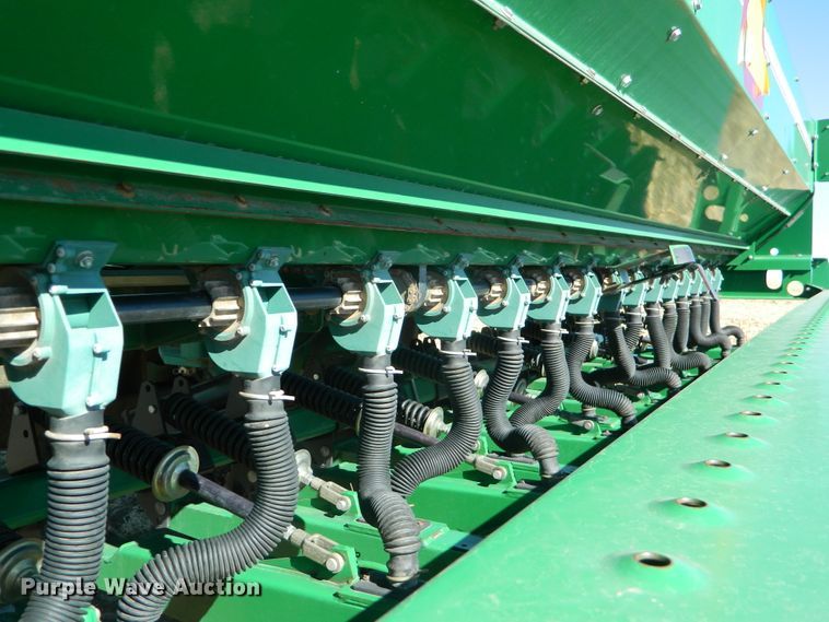 image for item DF4669 Great Plains 3S4000 HD  grain drill