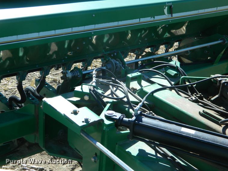 image for item DF4669 Great Plains 3S4000 HD  grain drill