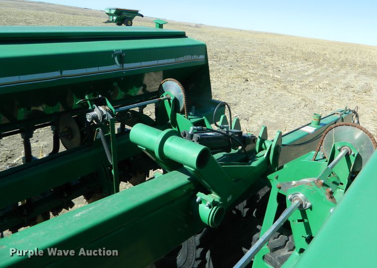 image for item DF4669 Great Plains 3S4000 HD  grain drill