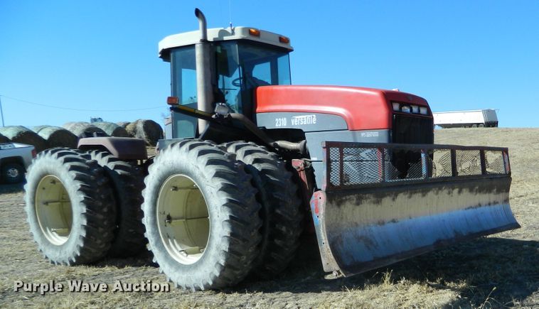 image for item DF4670 2002 Versatile 2310  4WD tractor