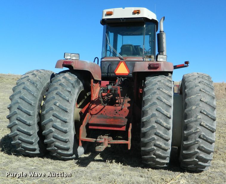 image for item DF4670 2002 Versatile 2310  4WD tractor