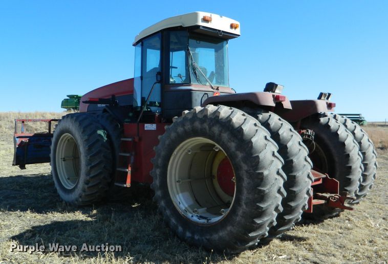 image for item DF4670 2002 Versatile 2310  4WD tractor
