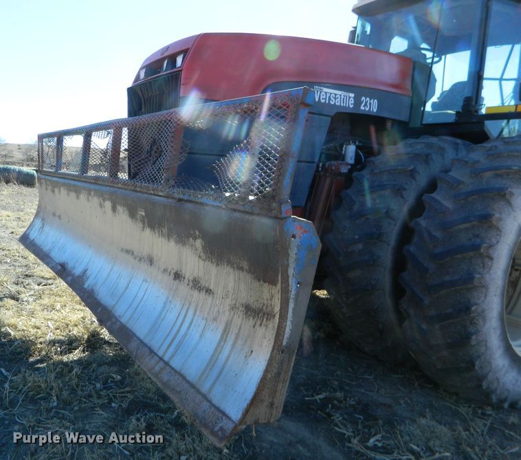 image for item DF4670 2002 Versatile 2310  4WD tractor