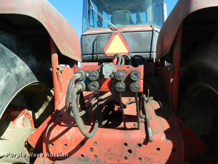 image for item DF4670 2002 Versatile 2310  4WD tractor