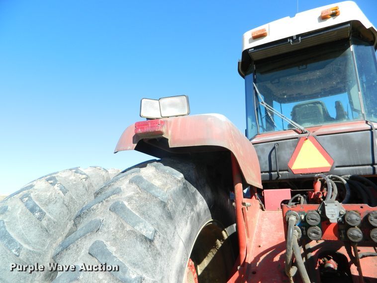 image for item DF4670 2002 Versatile 2310  4WD tractor