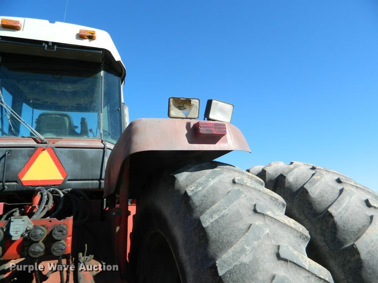 image for item DF4670 2002 Versatile 2310  4WD tractor