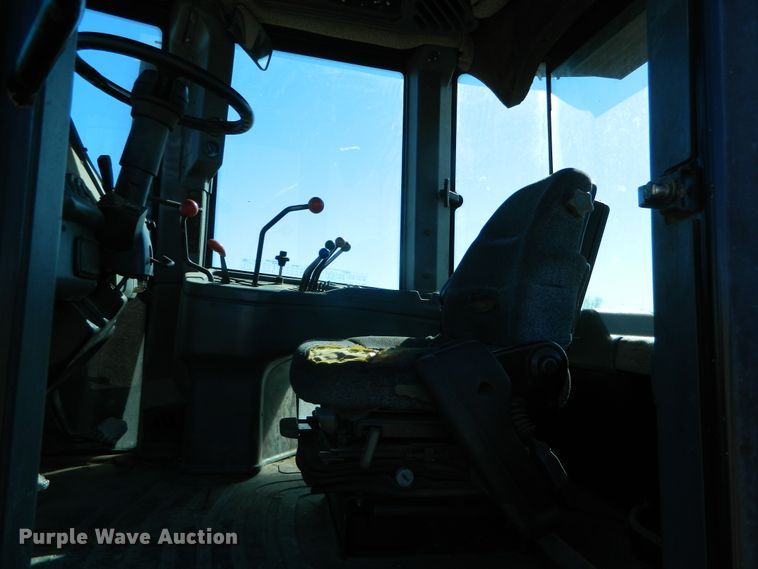 image for item DF4670 2002 Versatile 2310  4WD tractor