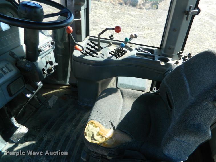 image for item DF4670 2002 Versatile 2310  4WD tractor