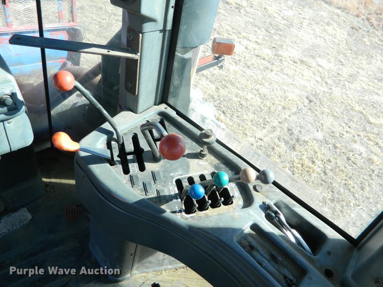 image for item DF4670 2002 Versatile 2310  4WD tractor