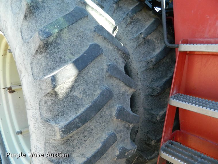 image for item DF4670 2002 Versatile 2310  4WD tractor