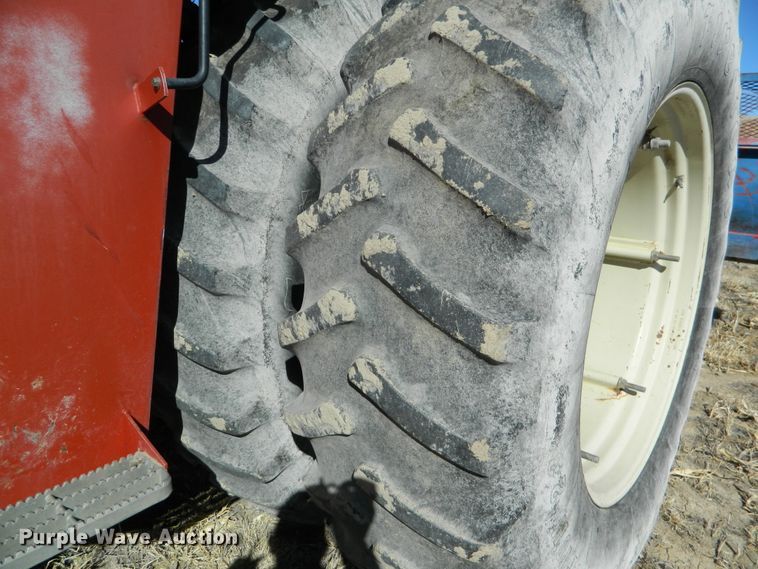 image for item DF4670 2002 Versatile 2310  4WD tractor