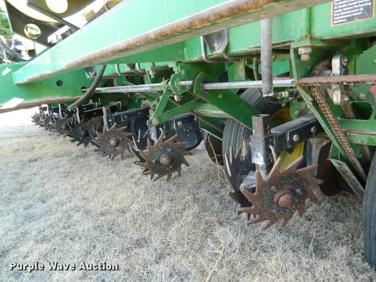 image for item DF4672 John Deere 1750 Max Emerge XP  no-till planter