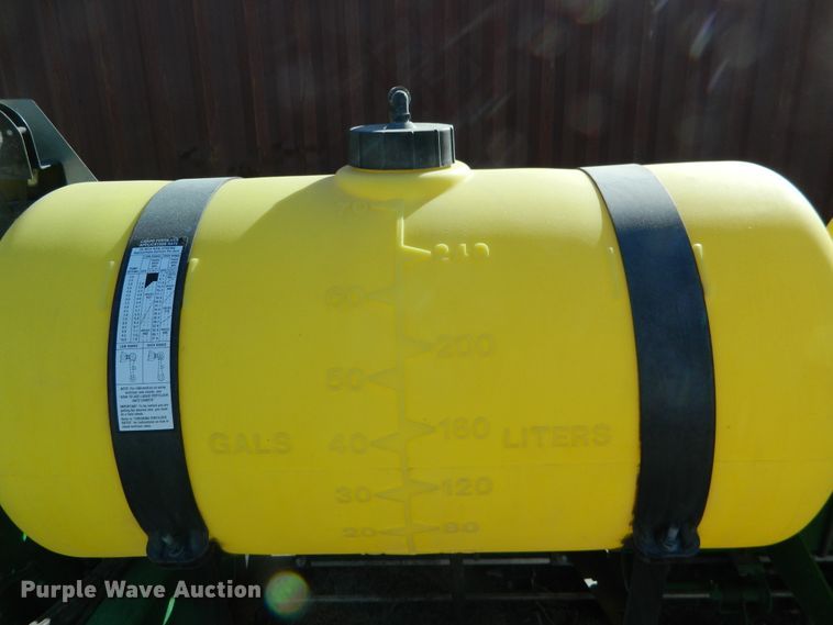 image for item DF4672 John Deere 1750 Max Emerge XP  no-till planter