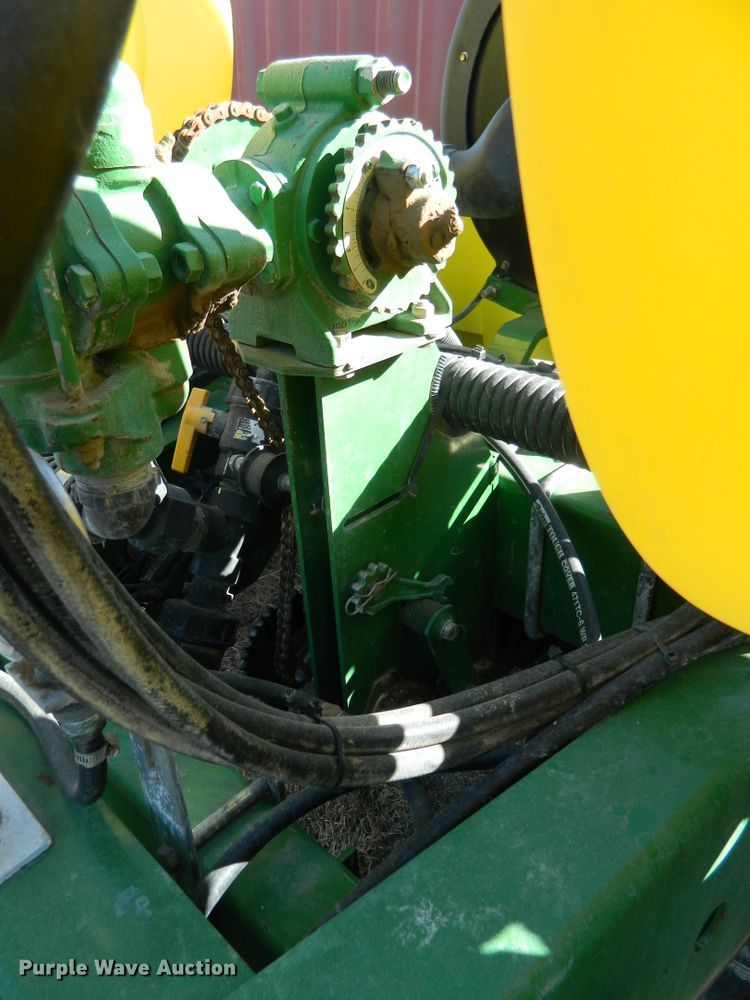 image for item DF4672 John Deere 1750 Max Emerge XP  no-till planter
